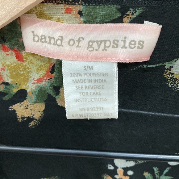 Band of Gypsies Black Floral Kimono - Picture 2 of 4